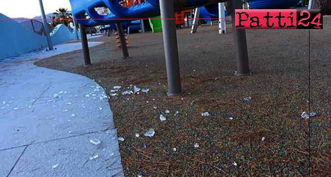 PATTI – Il nuovo parco giochi sul lungomare è già stato fatto oggetto dell’attenzione dei vandali. Chieste le telecamere