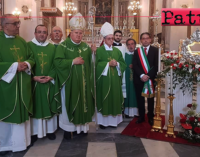 PATTI – C’era anche don Enzo Smriglio, arciprete della Cattedrale di Patti, alla solenne ostensione delle sacre reliquie di Santa Febronia