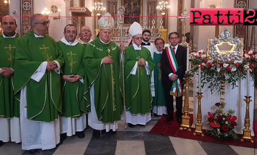 PATTI – C’era anche don Enzo Smriglio, arciprete della Cattedrale di Patti, alla solenne ostensione delle sacre reliquie di Santa Febronia