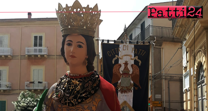 PATTI – Per un giorno il quartiere in cui, secondo la tradizione, Santa Febronia è vissuta, si è densamente popolato di fedeli