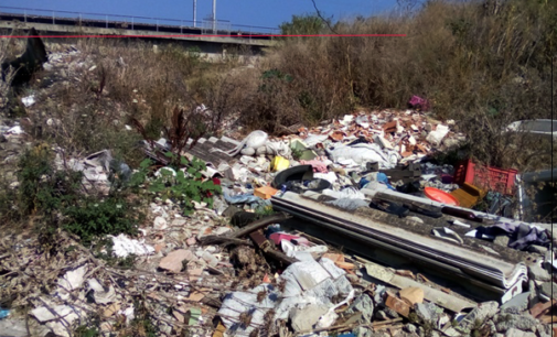 MILAZZO – Discarica di materiale pericoloso sul torrente Mela. Area sequestrata