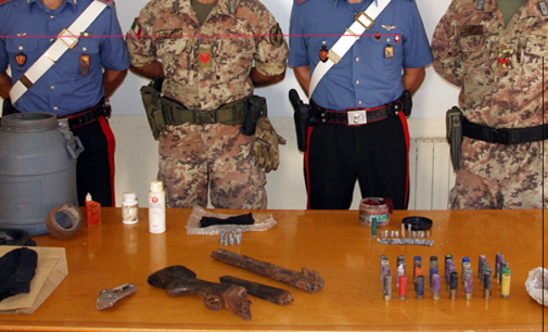 BARCELLONA P.G. – 2 arresti per furto di energia elettrica e rinvenimento di un fucile a canne mozze e munizioni