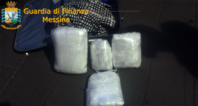 MESSINA – Sequestrati oltre 6 kg di marijuana presso gli imbarcaderi dei traghetti. 2 arresti