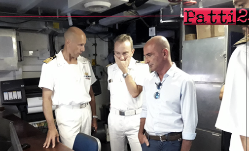 MILAZZO – Visita del sindaco alla nave idrografica Magnaghi in sosta a Milazzo