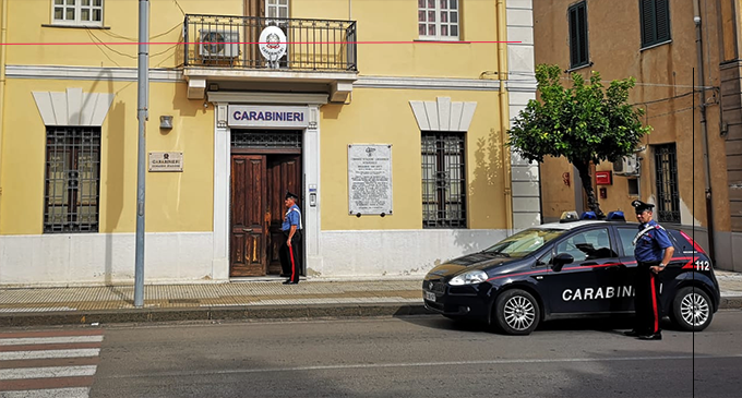 ACQUEDOLCI – Discarica abusiva e detenzione illegale di munizioni da guerra. Arrestato proprietario di una carrozzeria