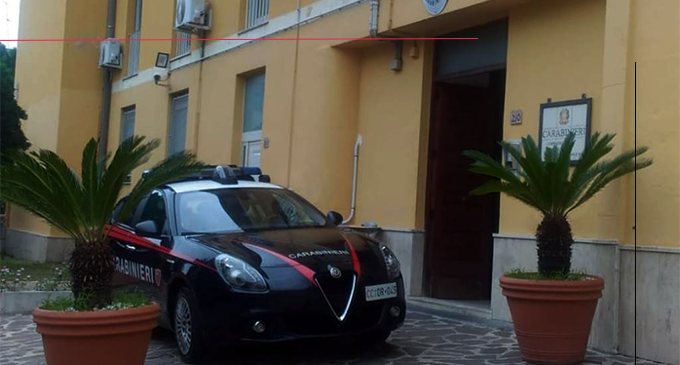 PATTI – Spaccio davanti le scuole. Due arresti e un obbligo di soggiorno per acquisto di stupefacenti a Messina.