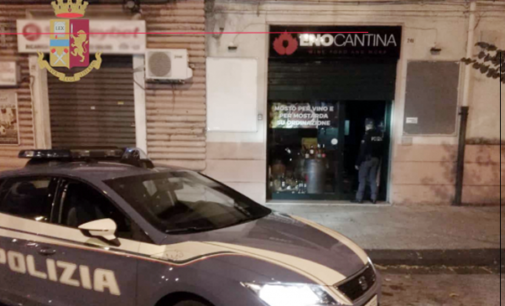 MESSINA – Stavano rubando in un’enoteca. Arrestati in flagranza di reato