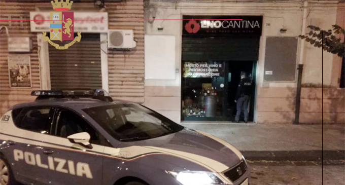 MESSINA – Stavano rubando in un’enoteca. Arrestati in flagranza di reato