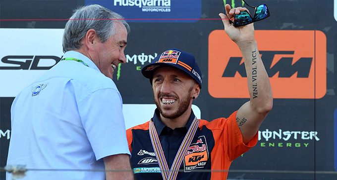MXGP – Tony Cairoli cade e salta il Gran Premio d’Italia. Chiude, comunque, il campionato con il secondo posto assoluto.