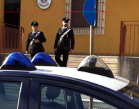 MESSINA – Sorpreso dai Carabinieri tenta di ingerire un pezzetto di hasish. Arrestato per resistenza e lesioni a pubblico ufficiale