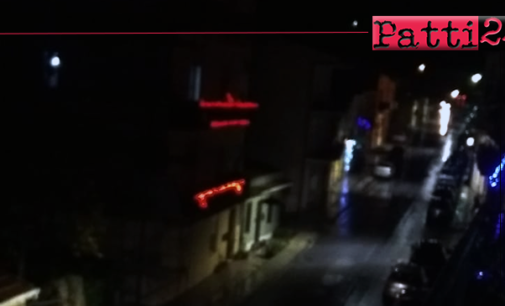 PATTI – Illuminazione pubblica precaria. Luci a led installate con la tecnica ”a muzzo”
