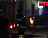 PATTI – Auto in fiamme. Momenti di paura