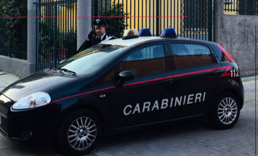 FALCONE – Ai domiciliari per spaccio è stato sorpreso in compagnia di  persona non autorizzata. 42enne arrestato