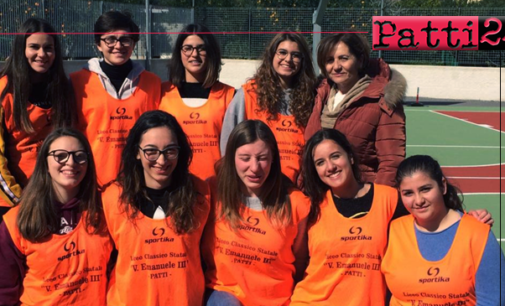 PATTI – Il Liceo “Vittorio Emanuele III” ha superato la fase provinciale di pallatamburello maschile e femminile.