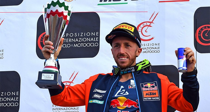 PATTI – Il pilota pattese Tony Cairoli ha dominato anche la seconda prova degli Internazionali d’Italia di motocross