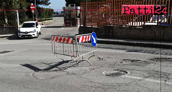 PATTI – Dopo intervento, asfalto di fronte ingresso ospedale cede come prima. Triste prassi operativa pattese.