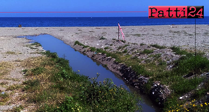 PATTI – Si può parlare di turismo quando la fogna scarica a cielo aperto sulla spiaggia ?