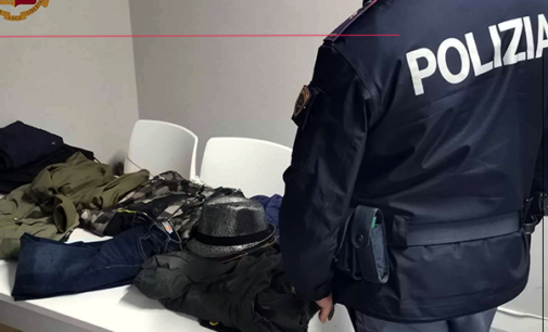 MESSINA – Aveva ancora addosso i 12 capi d’abbigliamento sottratti all’interno di un negozio. Arrestato