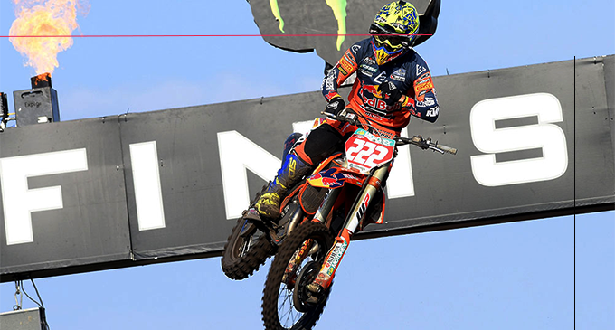 MXGP – In Olanda Tony Cairoli vince il 3° gran premio del Mondiale di Motocross e vola in classifica generale.