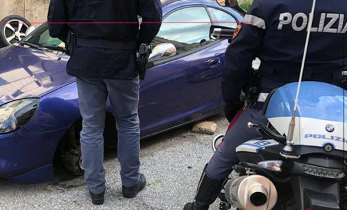 MESSINA – Sorpreso a smontare le ruote di un’auto in sosta. Arrestato 60enne