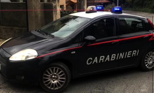 MESSINA – Impugnando un’asta in ferro tenta di scavalcare il cancello di una proprietà privata. Arrestato 31enne del Bangladesh.