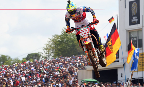 MXGP – Tony Cairoli in difficoltà sul circuito di St.Jean d’Angely, in Francia. Tim Gajser si porta a soli 10 punti dal “furetto”.