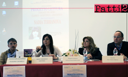 PATTI – La scrittrice Nadia Terranova ha incontrato gli studenti del Liceo “Vittorio Emanuele III”