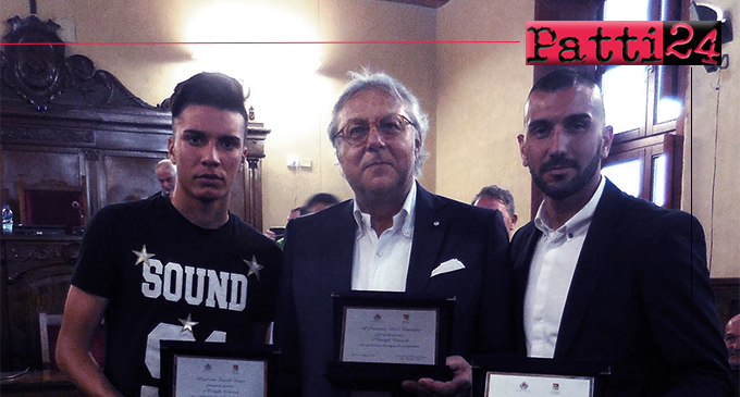 MILAZZO – Consiglio comunale premia due calciatori milazzesi e il presidente Cannistrà