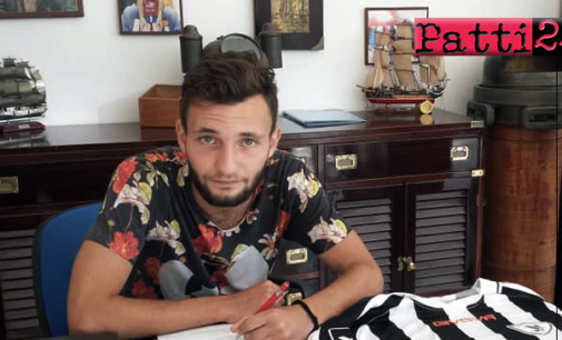 PATTI – Antonio Mosca firma il contratto per la Nuova Rinascita Patti.
