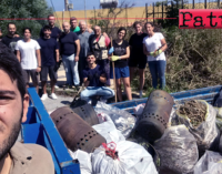 MESSINA – Volontari puliscono la villetta di Faro Superiore in Via Gaetano Micale, lasciata al degrado e all’incuria.