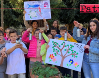 PATTI – Settimana Europea per la riduzione dei rifiuti. Consegnata una borraccia ad alunni delle scuole “L. Radice” e “L. Pirandello”.
