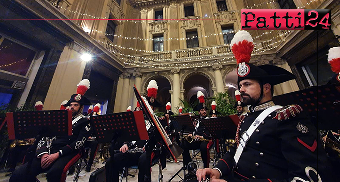MESSINA – Gli auguri dei Carabinieri con un concerto della Fanfara del XXII Regimento Carabinieri Sicilia alla storica galleria Vittorio Emanuele
