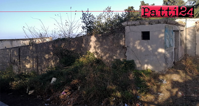 PATTI – Ex Arena Adriana di via Trieste… un abbandono ricoperto da rifiuti e fitta vegetazione.
