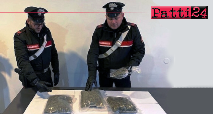 TORRENOVA – Sfuggono all’alt, si scontrano con auto e impattano contro albero. In auto 1 kg di marijuana, 2 arresti