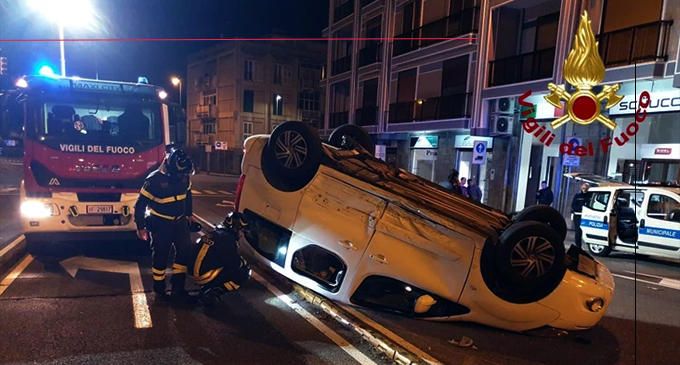 MESSINA – Incidente sul Viale Boccetta tra due auto, una si è ribaltata.