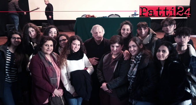 PATTI – Alunni del Liceo partecipano a incontro con don Luigi Ciotti