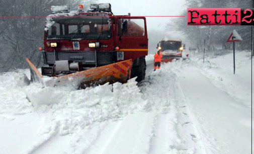 NEBRODI –  Emergenza neve, mezzi e operatori in azione per garantire la percorribilità delle strade provinciali.