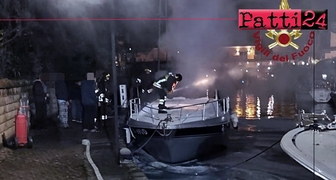 FURNARI – Incendio di un’imbarcazione da diporto ormeggiata al porto turistico di Portorosa.