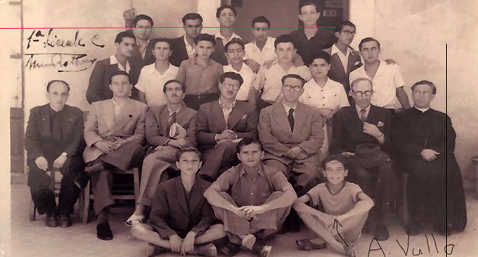 PATTI – Alberto Vullo, notaio,  ex studente del liceo anni 1943-48, assegna nel suo testamento una parte dei suoi libri all’istituto pattese.