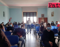 PATTI – Il prof. Giuseppe Saccone, genetista di fama internazionale, ha incontrato gli studenti del Liceo.