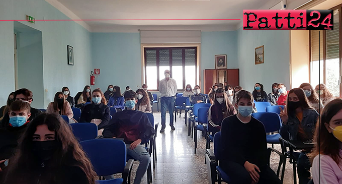 PATTI – Il prof. Giuseppe Saccone, genetista di fama internazionale, ha incontrato gli studenti del Liceo.