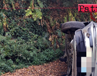GIOIOSA MAREA – Incidente autonomo in località San Giorgio. La conducente urta roccia di un costone facendo ribaltare la vettura, riportate lievi ferite.