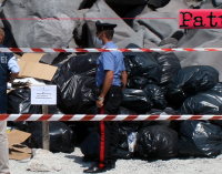 ISOLE EOLIE – A Ginostra gestore raccolta rifiuti deposita sacchi di spazzatura maleodorante sulla sabbia. Sequestro area e denuncia