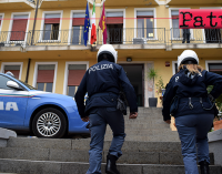 TAORMINA – Vìola divieto di avvicinamento e litiga con l’ex compagna in piazza. Arrestato 44enne