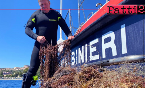 MILAZZO – Carabinieri recuperano una rete “fantasma” in mare, lunga circa 200 metri, a 36 metri di profondità, pericolosa per la fauna marina locale.