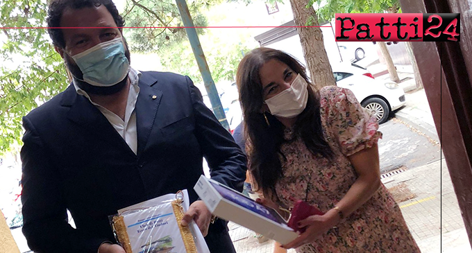 PATTI – I.C. Lombardo Radice. Nell’ambito del progetto “Tablet per dad”, il Rotary Club dona tablet per studenti di famiglie meno abbienti.