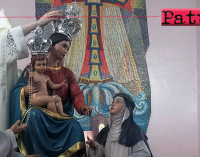 PATTI – Il vescovo mons. Giombanco ha incoronato l’effigie della Beata Vergine del Rosario di Pompei donata dalla famiglia Galvagno nel febbraio 2020.