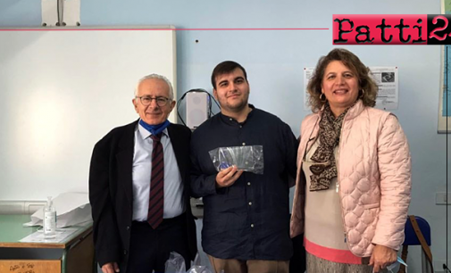 PATTI – Borsa di Studio “Antonella Minniti Ajello” assegnata allo studente Gaetano Natoli del Liceo Linguistico.