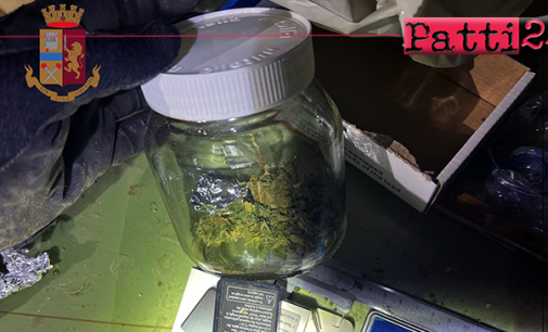 MESSINA – Piccola coltivazione indoor a lampade UV di piante di cannabis nel salone di casa. Arrestato 29enne