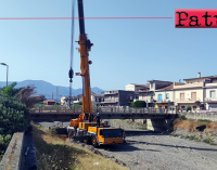 BARCELLONA P.G. – Avviati i lavori di smontaggio del ponte provvisorio di Calderà 